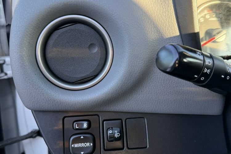 Yaris Toyota Yaris 2014 1.3 benzyna Salon Polska przebieg 84tyś bezwypadkowy zdjęcie 27