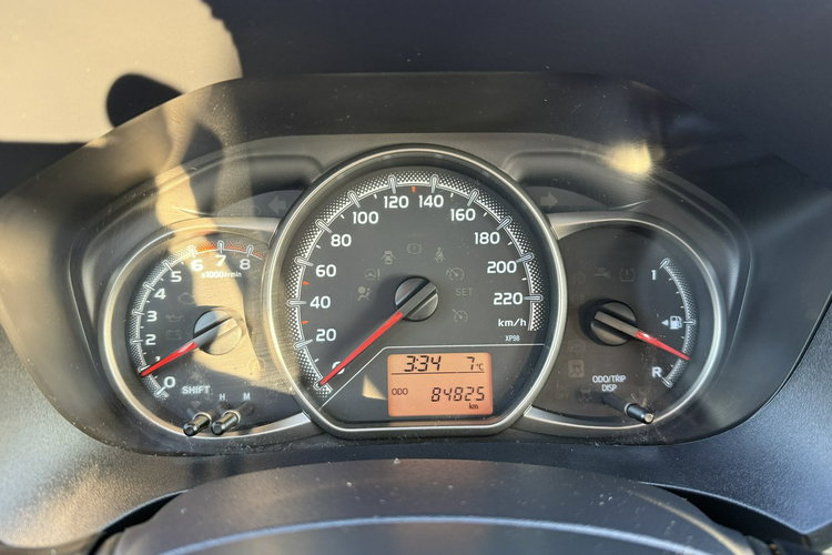 Yaris Toyota Yaris 2014 1.3 benzyna Salon Polska przebieg 84tyś bezwypadkowy zdjęcie 29