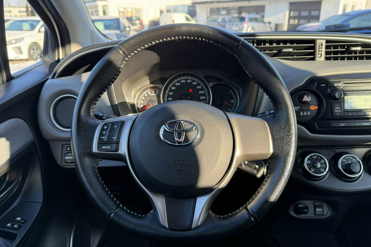 Yaris Toyota Yaris 2014 1.3 benzyna Salon Polska przebieg 84tyś bezwypadkowy zdjęcie 32