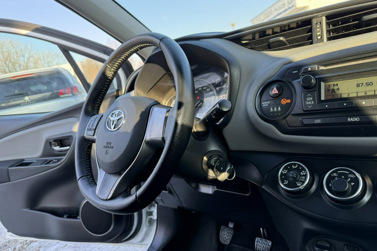 Yaris Toyota Yaris 2014 1.3 benzyna Salon Polska przebieg 84tyś bezwypadkowy zdjęcie 34