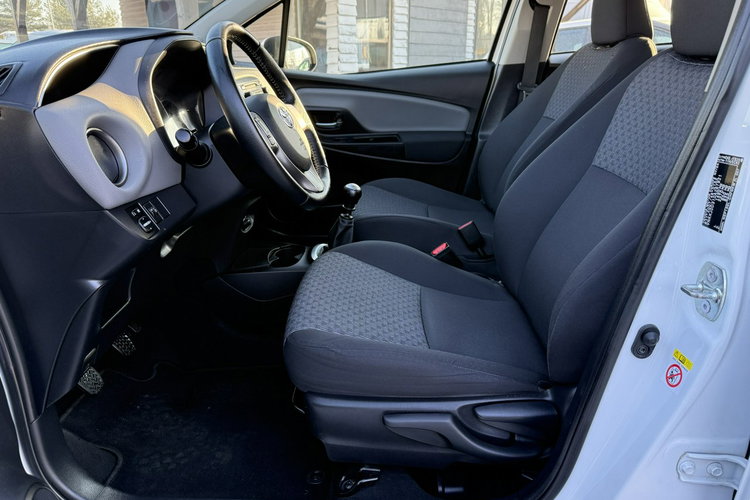 Yaris Toyota Yaris 2014 1.3 benzyna Salon Polska przebieg 84tyś bezwypadkowy zdjęcie 9