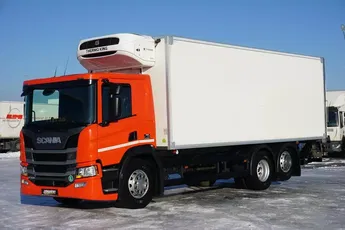 Scania P 360 / E 6 / CHŁODNIA + WINDA / 18 PALET / RETARDER / OŚ SKRĘTNA