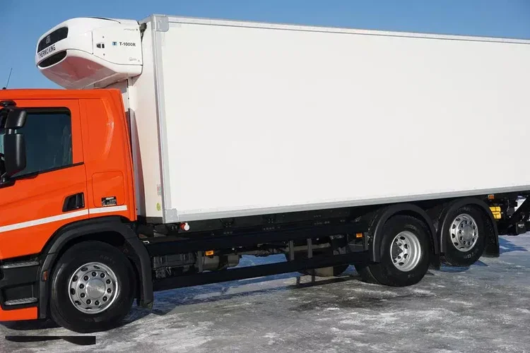 Scania P 360 / E 6 / CHŁODNIA + WINDA / 18 PALET / RETARDER / OŚ SKRĘTNA zdjęcie 15
