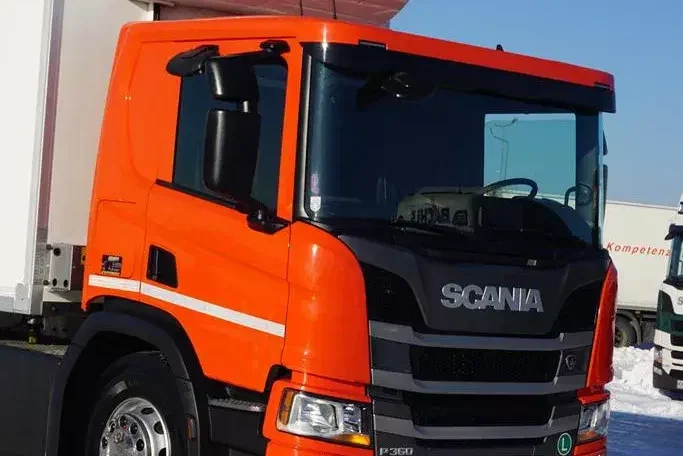 Scania P 360 / E 6 / CHŁODNIA + WINDA / 18 PALET / RETARDER / OŚ SKRĘTNA zdjęcie 25