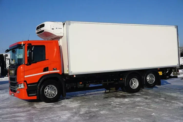 Scania P 360 / E 6 / CHŁODNIA + WINDA / 18 PALET / RETARDER / OŚ SKRĘTNA zdjęcie 3