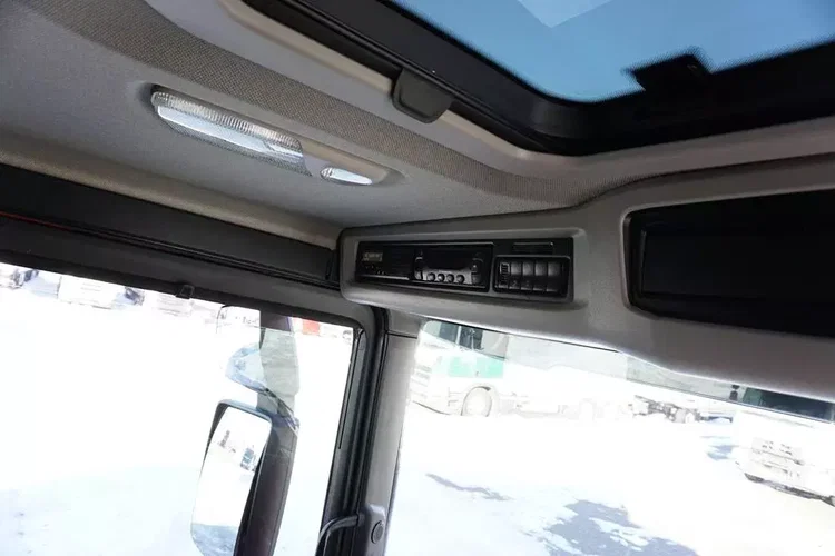 Scania P 360 / E 6 / CHŁODNIA + WINDA / 18 PALET / RETARDER / OŚ SKRĘTNA zdjęcie 37