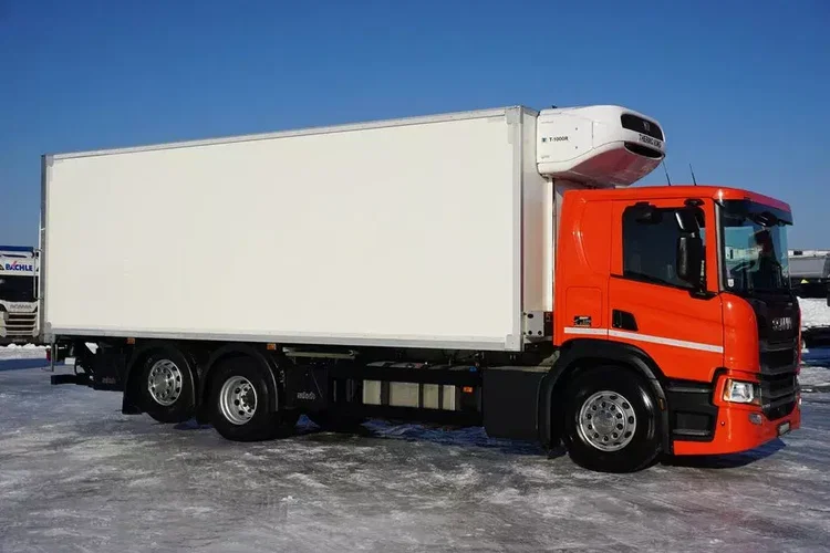 Scania P 360 / E 6 / CHŁODNIA + WINDA / 18 PALET / RETARDER / OŚ SKRĘTNA zdjęcie 4