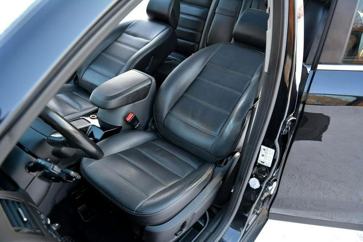 Ford Kuga Lift Navi LEDY 4WD Panorama 2XParktronic Keyless Go Hak Oryginał Alu17 zdjęcie 20