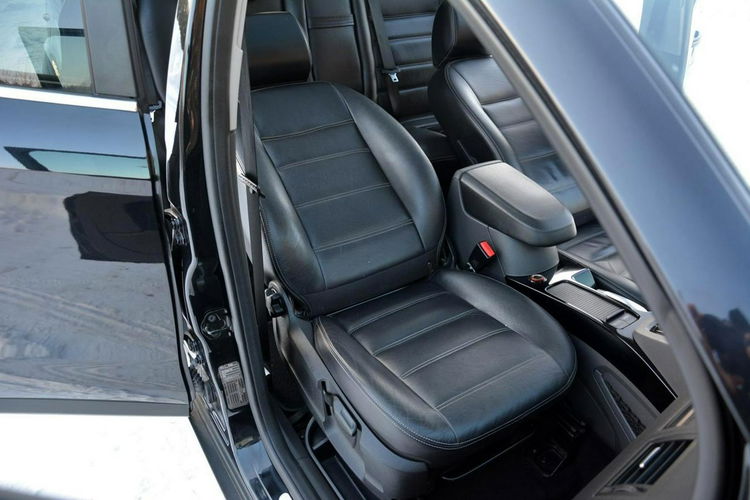 Ford Kuga Lift Navi LEDY 4WD Panorama 2XParktronic Keyless Go Hak Oryginał Alu17 zdjęcie 21