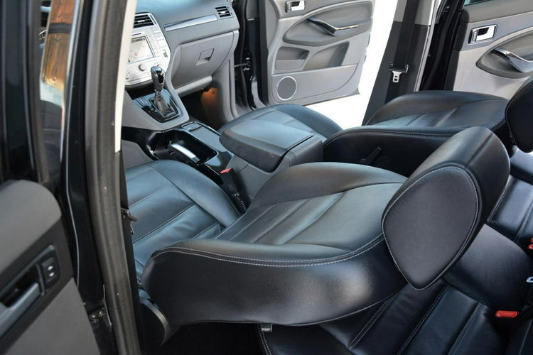 Ford Kuga Lift Navi LEDY 4WD Panorama 2XParktronic Keyless Go Hak Oryginał Alu17 zdjęcie 25