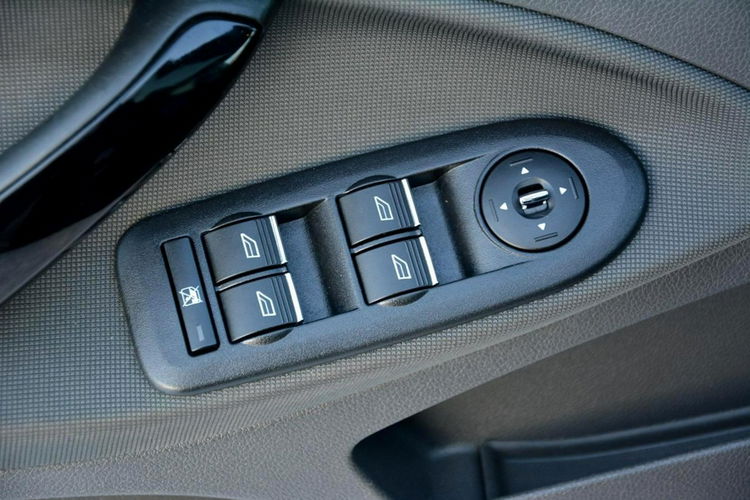 Ford Kuga Lift Navi LEDY 4WD Panorama 2XParktronic Keyless Go Hak Oryginał Alu17 zdjęcie 34