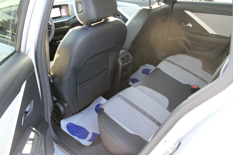 Opel Astra Sports Tourer G.Fotele Kierownica netto 59 268 PLN Gwarancja zdjęcie 11