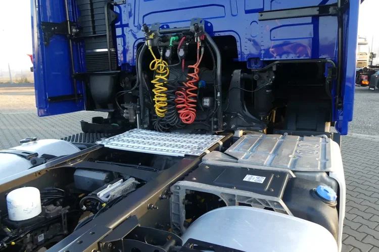 Volvo FH4 460 / EURO 6 / AUTOMAT / I -SHIFT / STANDARD / zdjęcie 17