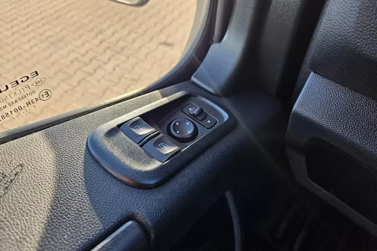 Renault Master L3H2 109999zł Netto Brygadówka 7 osób 2.3 dCi/150KM zdjęcie 22