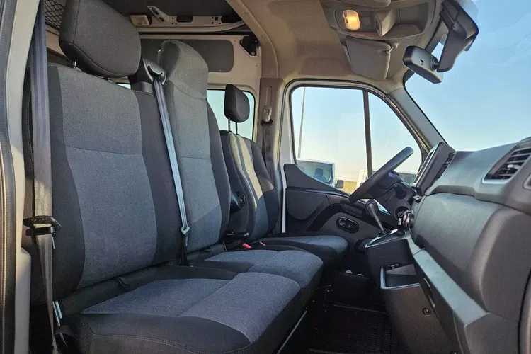 Renault Master L3H2 109999zł Netto Brygadówka 7 osób 2.3 dCi/150KM zdjęcie 32