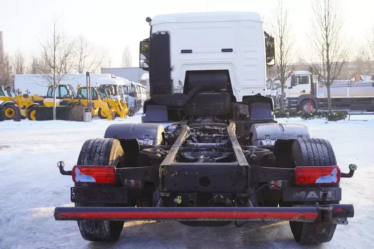 MAN TGS 26.360 / Rama 550 cm / oś skrętna / zdjęcie 4