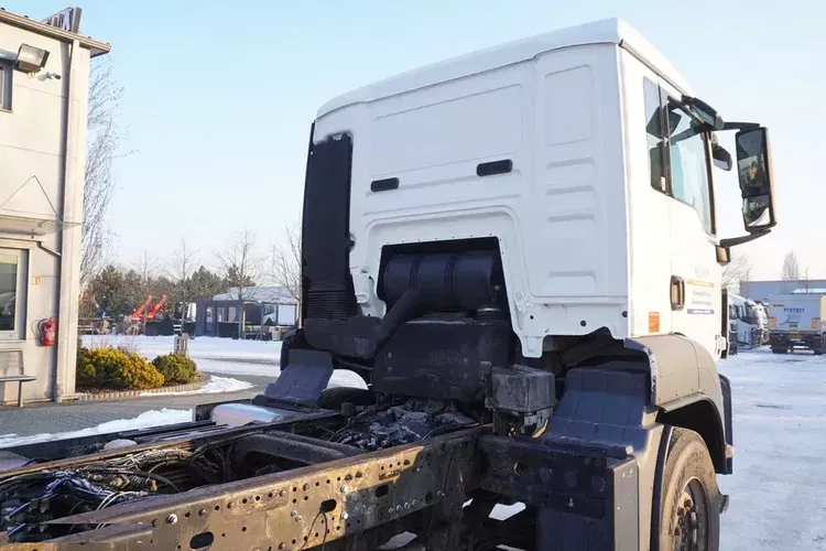 MAN TGS 26.360 / Rama 550 cm / oś skrętna / zdjęcie 9