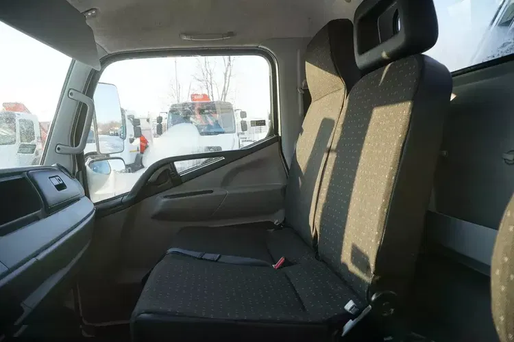 Mitsubishi Fuso Canter 9C18 / HDS HIAB 066 B-2 DUO / wywrotka 3-stronna zdjęcie 26