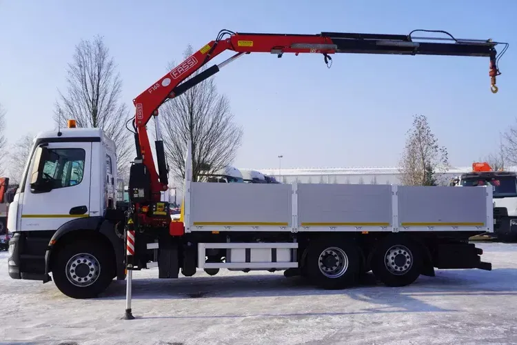 Mercedes Antos 2540 / Burtowy 15 EPAL / HDS Fassi F165 / 6.1 t / Zasięg 8 m / pilot / rotator / 630 MTH / oś skrętna zdjęcie 10