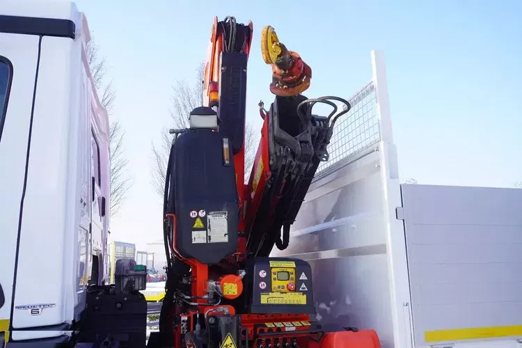 Mercedes Antos 2540 / Burtowy 15 EPAL / HDS Fassi F165 / 6.1 t / Zasięg 8 m / pilot / rotator / 630 MTH / oś skrętna zdjęcie 17
