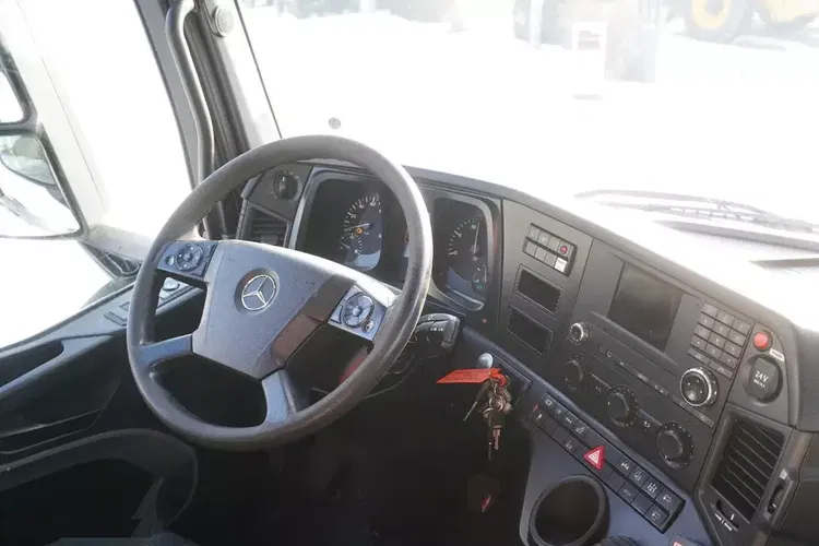 Mercedes Antos 2540 / Burtowy 15 EPAL / HDS Fassi F165 / 6.1 t / Zasięg 8 m / pilot / rotator / 630 MTH / oś skrętna zdjęcie 26