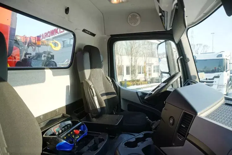 Mercedes Antos 2540 / Burtowy 15 EPAL / HDS Fassi F165 / 6.1 t / Zasięg 8 m / pilot / rotator / 630 MTH / oś skrętna zdjęcie 28