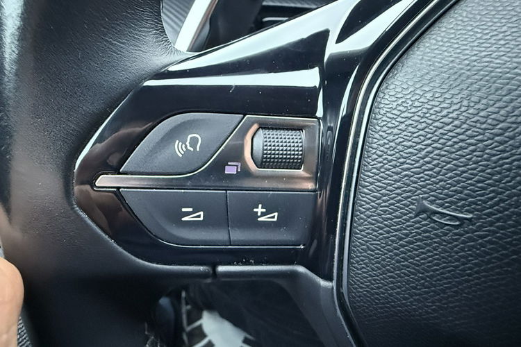 Peugeot 5008 Zadbany z oryginalnym niskim przebiegiem zdjęcie 8