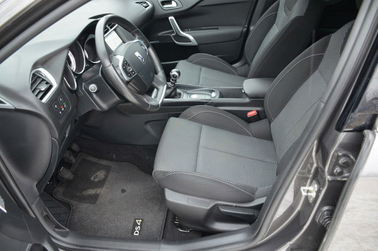 Citroen DS4 1.2T 131KM Serwis Navi Bi-xenon Bliss Kamera 100% Org. Lakier zdjęcie 23