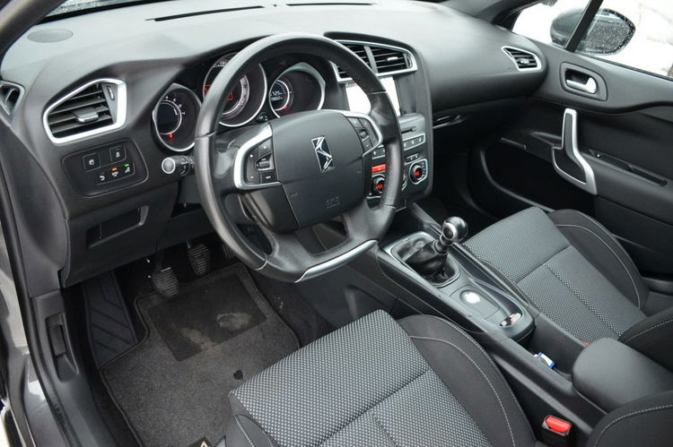 Citroen DS4 1.2T 131KM Serwis Navi Bi-xenon Bliss Kamera 100% Org. Lakier zdjęcie 24