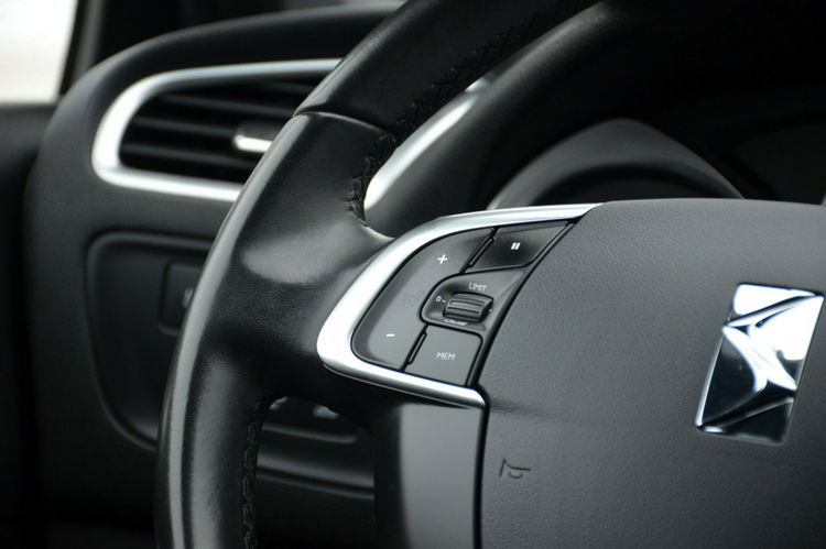 Citroen DS4 1.2T 131KM Serwis Navi Bi-xenon Bliss Kamera 100% Org. Lakier zdjęcie 32