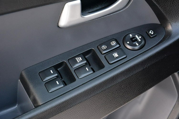 Kia Sportage 2.0CRDi 136KM Automat AWD Ledy Navi Parktronic ParkAssist Kamera Alu17 zdjęcie 33