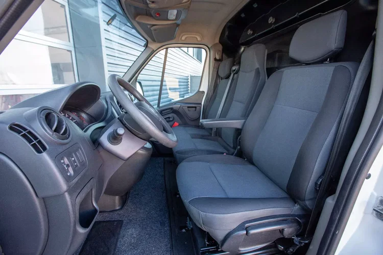 Renault Master L3H2 2.3 170KM AUTOMAT zdjęcie 17