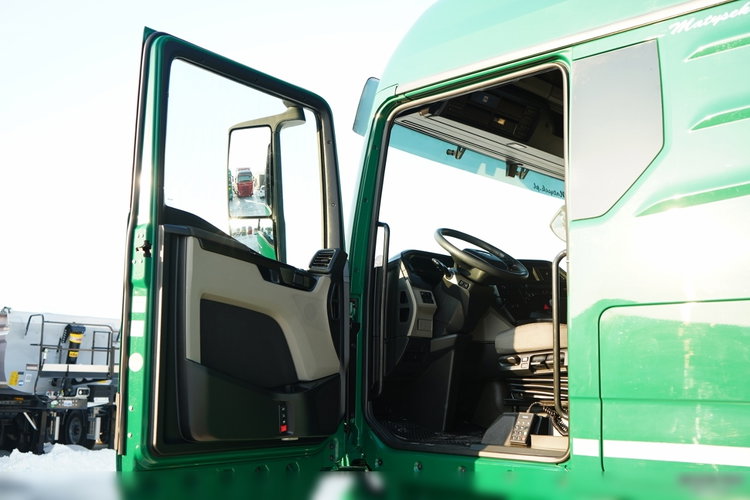 MAN TGX 18.470 / SOLÓWKA / FIRANKA / CAŁA NA PODUSZKACH /  zdjęcie 29