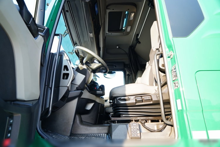MAN TGX 18.470 / SOLÓWKA / FIRANKA / CAŁA NA PODUSZKACH /  zdjęcie 30