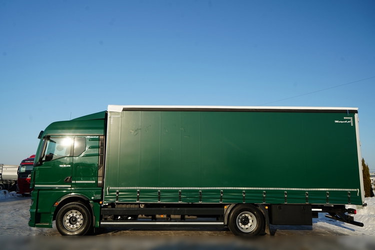 MAN TGX 18.470 / SOLÓWKA / FIRANKA / CAŁA NA PODUSZKACH /  zdjęcie 3