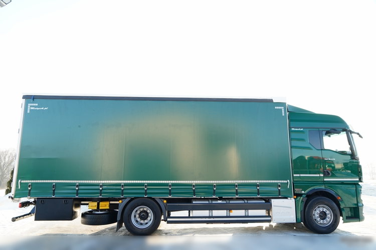 MAN TGX 18.470 / SOLÓWKA / FIRANKA / CAŁA NA PODUSZKACH /  zdjęcie 6