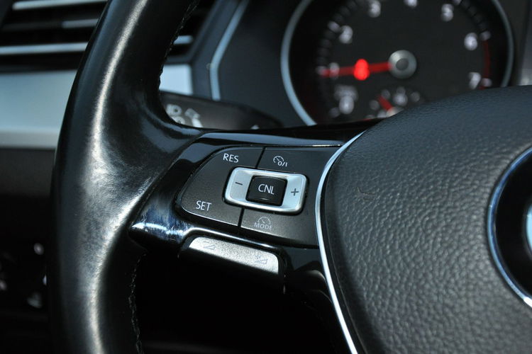 Volkswagen Passat 1.8TSI 180KM Manual-6G Comfortline SalonPL Ledy CzujnikiPark. Navi zdjęcie 17