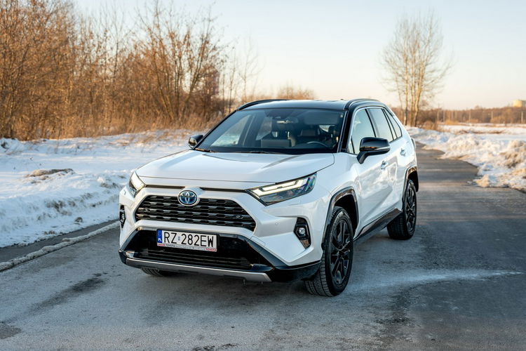 Toyota RAV-4 Selection / 2.5 Hybrid Dynamic Force 222KM AWD / Salon PL FV 23% Cesja zdjęcie 3