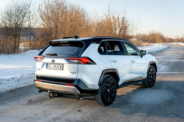 Toyota RAV-4 Selection / 2.5 Hybrid Dynamic Force 222KM AWD / Salon PL FV 23% Cesja zdjęcie 4