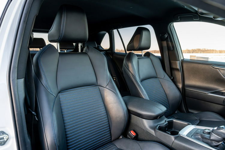 Toyota RAV-4 Selection / 2.5 Hybrid Dynamic Force 222KM AWD / Salon PL FV 23% Cesja zdjęcie 40