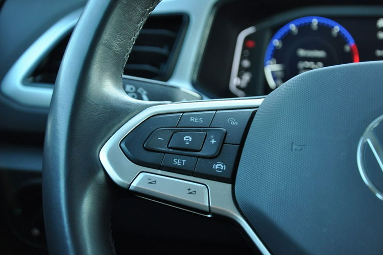 Volkswagen T-Roc 1.5TSI 150KM Manual6-G Life Kamera Czujniki 1wł SalonPL Gwar. 13tyskm zdjęcie 14