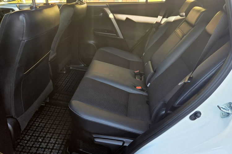 Toyota RAV-4 2, 5 HYBRID, PRESTIGE, Salon PL, I WŁ , bezwypadkowa, serwis Fatura vat23% zdjęcie 14