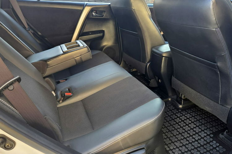 Toyota RAV-4 2, 5 HYBRID, PRESTIGE, Salon PL, I WŁ , bezwypadkowa, serwis Fatura vat23% zdjęcie 17