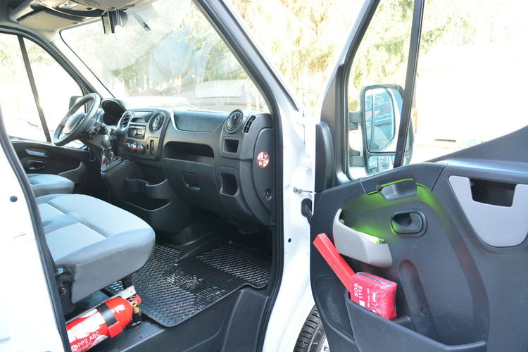Renault Master średniak 7 osobowy brygadówka doka 130KM pełna opcja zdjęcie 8