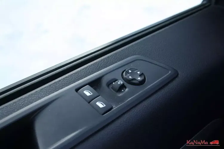 Opel Vivaro zdjęcie 26