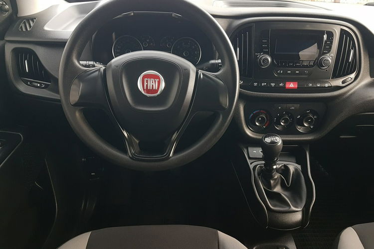 Fiat Doblo MAXI 5 OSÓB DŁUGI KLIMA 6-BIEGÓW KRAJOWY I-WŁAŚCICIEL FAKTURA VAT zdjęcie 17