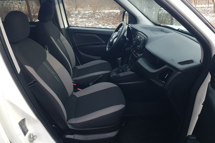 Fiat Doblo MAXI 5 OSÓB DŁUGI KLIMA 6-BIEGÓW KRAJOWY I-WŁAŚCICIEL FAKTURA VAT zdjęcie 25