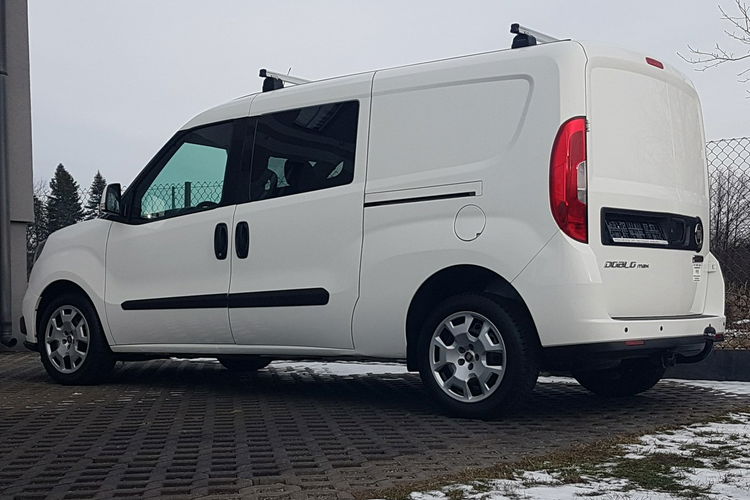 Fiat Doblo MAXI 5 OSÓB DŁUGI KLIMA 6-BIEGÓW KRAJOWY I-WŁAŚCICIEL FAKTURA VAT zdjęcie 28