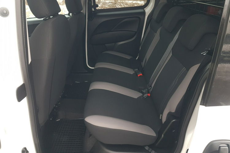 Fiat Doblo MAXI 5 OSÓB DŁUGI KLIMA 6-BIEGÓW KRAJOWY I-WŁAŚCICIEL FAKTURA VAT zdjęcie 36
