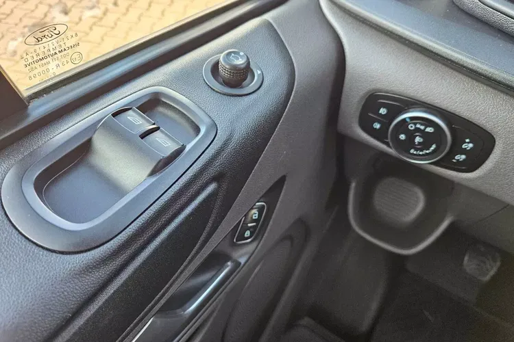 Ford transit-custom L2H1 59900zł NETTO 2.0TdCi/170KM zdjęcie 20